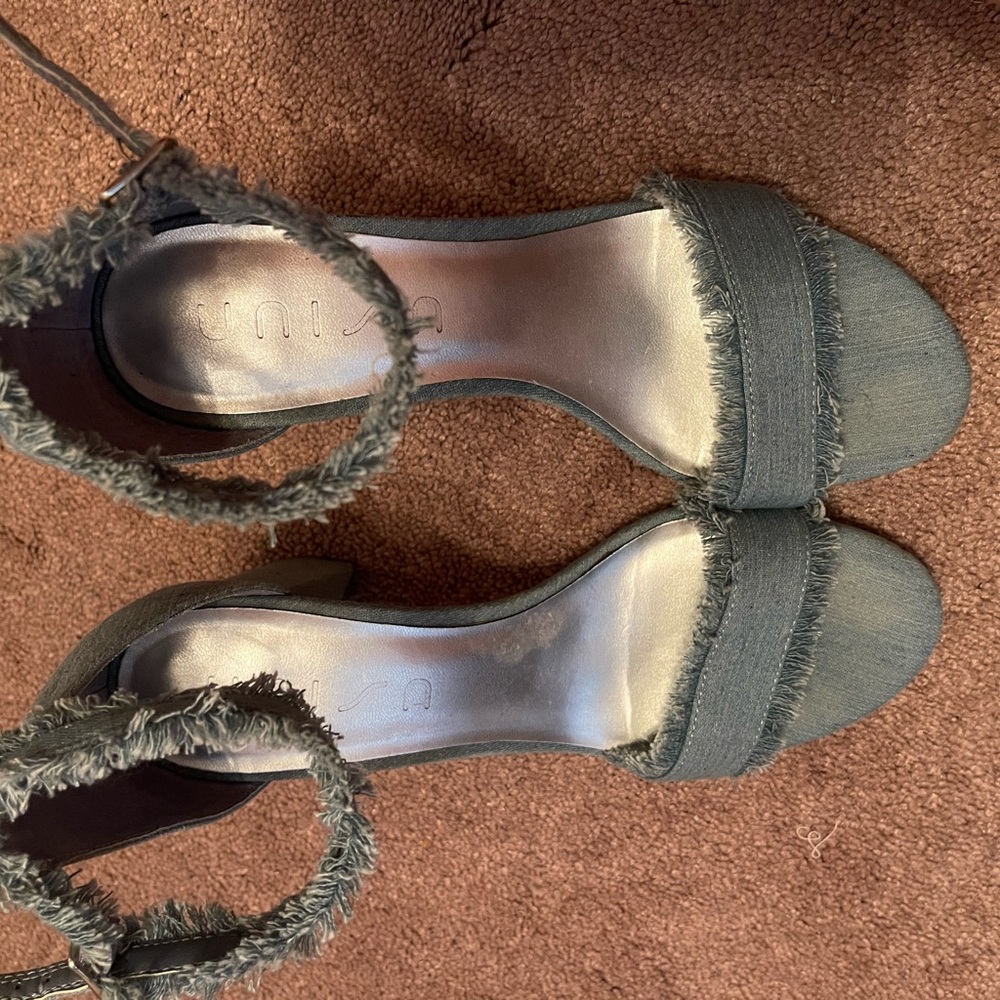 Denim heels